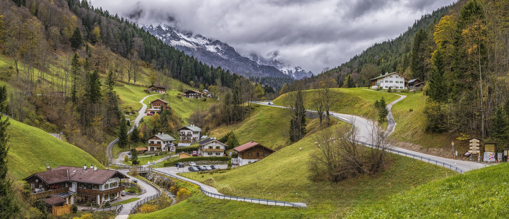 Voralpenlandschaft in Oberbayern, Sitz von DLA